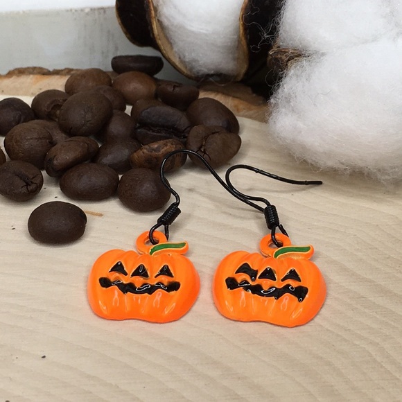 Jack o Lantern Pumpkin Earrings - Picture 5 of 8
